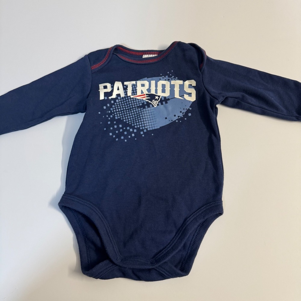 NFL Team Apparel New‎ England Patriots Navy Blue Long Sleeve Bodysuit 0-3M
